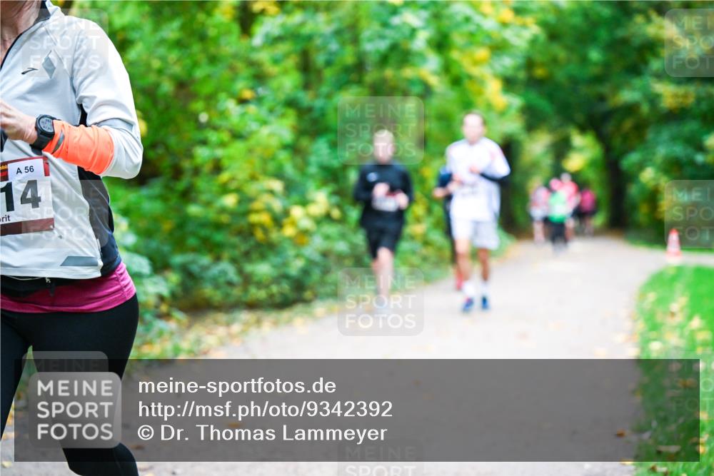 12.10.2025 - Bramfelder Halbmarathon 2025 Dr. Thomas Lammeyer http://msf.ph/oto/9342392 12.10.2025 09:54:53 Laufen 56, 14 meine-sportfotos.de