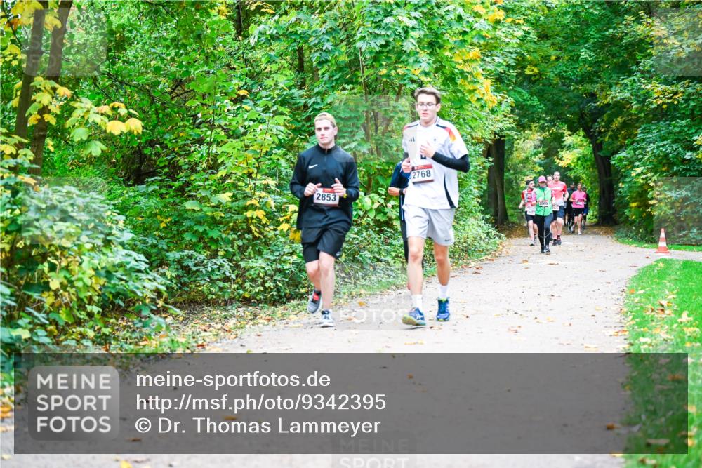 12.10.2025 - Bramfelder Halbmarathon 2025 Dr. Thomas Lammeyer http://msf.ph/oto/9342395 12.10.2025 09:54:54 Laufen 2853, 2768 meine-sportfotos.de