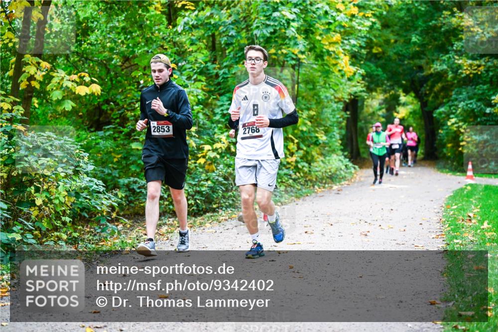 12.10.2025 - Bramfelder Halbmarathon 2025 Dr. Thomas Lammeyer http://msf.ph/oto/9342402 12.10.2025 09:54:55 Laufen 2853, 2768 meine-sportfotos.de