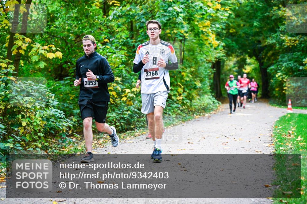 12.10.2025 - Bramfelder Halbmarathon 2025 Dr. Thomas Lammeyer http://msf.ph/oto/9342403 12.10.2025 09:54:55 Laufen 2853, 2768 meine-sportfotos.de