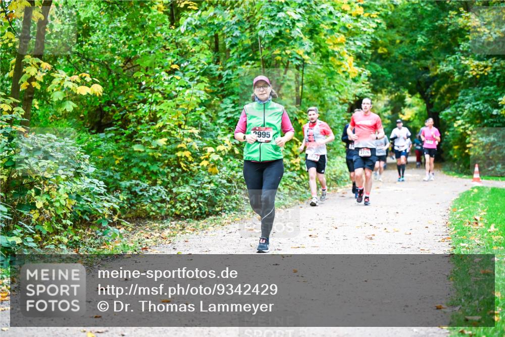 12.10.2025 - Bramfelder Halbmarathon 2025 Dr. Thomas Lammeyer http://msf.ph/oto/9342429 12.10.2025 09:55:00 Laufen 3995, 2776, 2624 meine-sportfotos.de