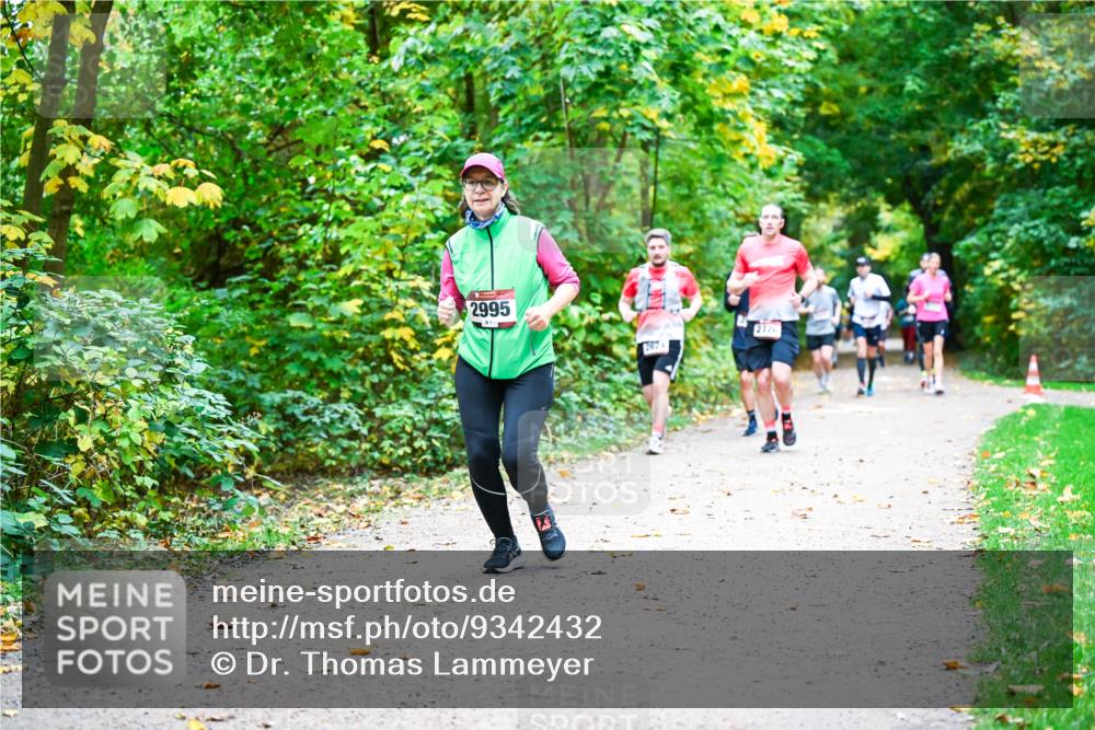 12.10.2025 - Bramfelder Halbmarathon 2025 Dr. Thomas Lammeyer http://msf.ph/oto/9342432 12.10.2025 09:55:01 Laufen 2995, 2776 meine-sportfotos.de