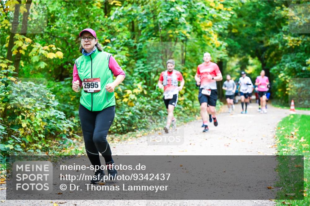 12.10.2025 - Bramfelder Halbmarathon 2025 Dr. Thomas Lammeyer http://msf.ph/oto/9342437 12.10.2025 09:55:01 Laufen 2995, 1 meine-sportfotos.de