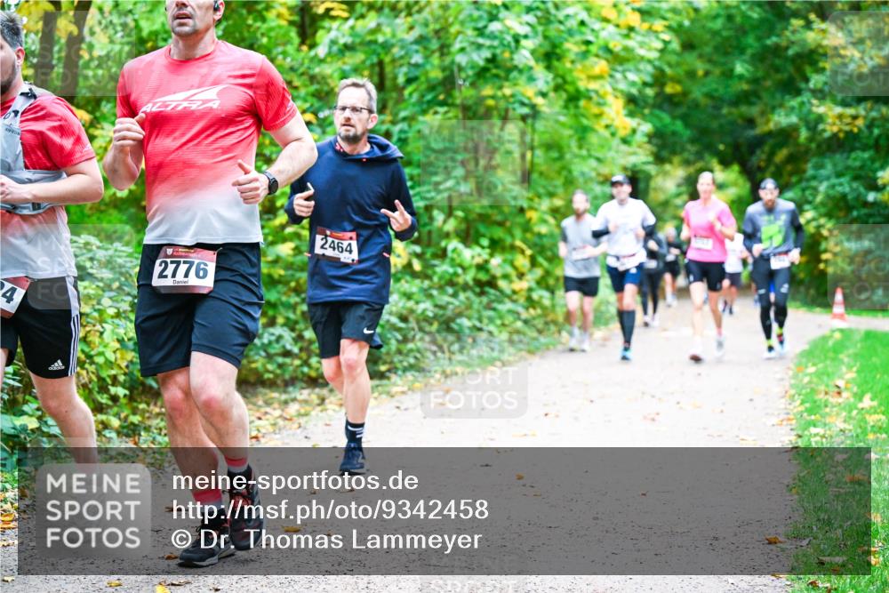 12.10.2025 - Bramfelder Halbmarathon 2025 Dr. Thomas Lammeyer http://msf.ph/oto/9342458 12.10.2025 09:55:05 Laufen 4, 2776, 2464 meine-sportfotos.de