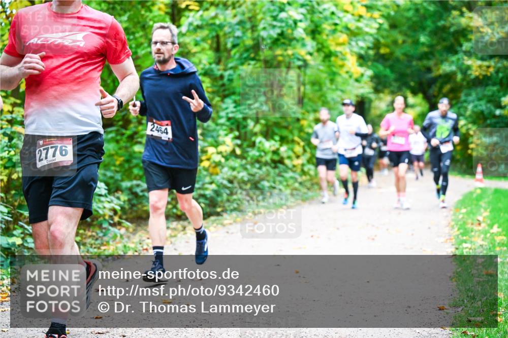 12.10.2025 - Bramfelder Halbmarathon 2025 Dr. Thomas Lammeyer http://msf.ph/oto/9342460 12.10.2025 09:55:05 Laufen 2776, 2464 meine-sportfotos.de