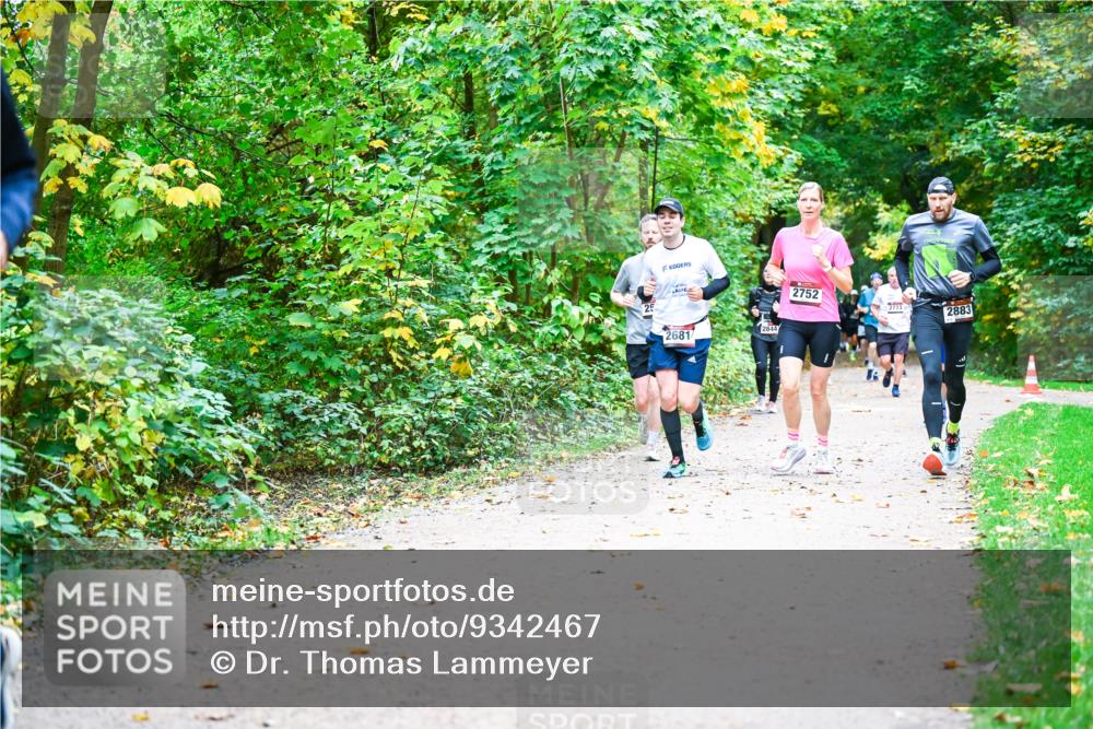 12.10.2025 - Bramfelder Halbmarathon 2025 Dr. Thomas Lammeyer http://msf.ph/oto/9342467 12.10.2025 09:55:06 Laufen 2681, 2844, 2752, 2773, 2883 meine-sportfotos.de