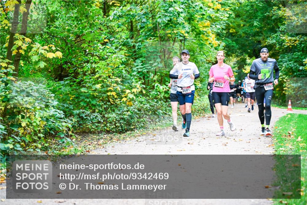 12.10.2025 - Bramfelder Halbmarathon 2025 Dr. Thomas Lammeyer http://msf.ph/oto/9342469 12.10.2025 09:55:06 Laufen 2681, 2752, 3773, 2883 meine-sportfotos.de