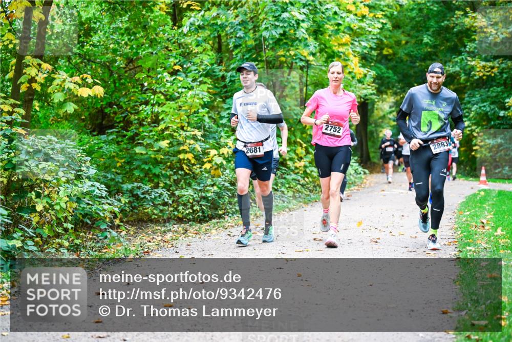 12.10.2025 - Bramfelder Halbmarathon 2025 Dr. Thomas Lammeyer http://msf.ph/oto/9342476 12.10.2025 09:55:07 Laufen 2681, 2025, 2752, 2883 meine-sportfotos.de