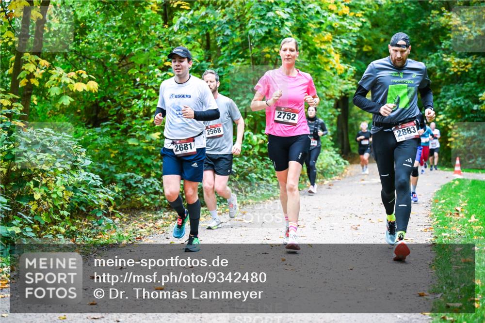 12.10.2025 - Bramfelder Halbmarathon 2025 Dr. Thomas Lammeyer http://msf.ph/oto/9342480 12.10.2025 09:55:08 Laufen 2025, 2681, 2568, 2752, 2883 meine-sportfotos.de