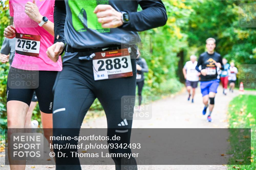12.10.2025 - Bramfelder Halbmarathon 2025 Dr. Thomas Lammeyer http://msf.ph/oto/9342493 12.10.2025 09:55:10 Laufen 2752, 2883, 45 meine-sportfotos.de
