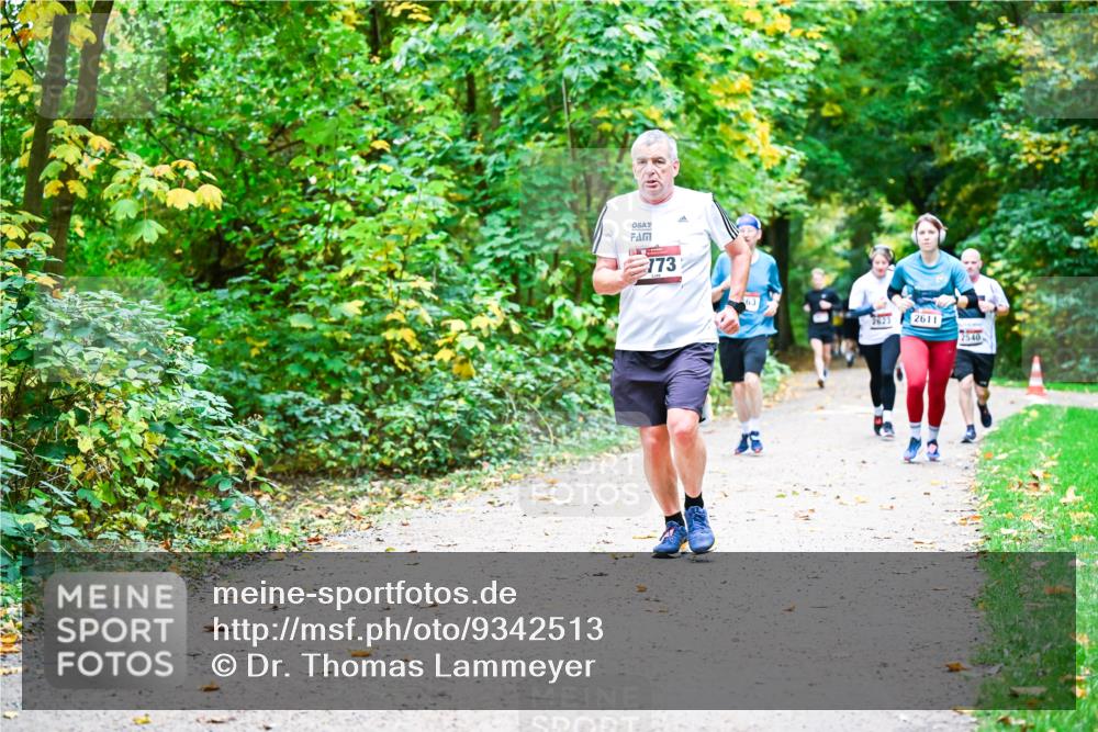 12.10.2025 - Bramfelder Halbmarathon 2025 Dr. Thomas Lammeyer http://msf.ph/oto/9342513 12.10.2025 09:55:13 Laufen 773, 63, 2623, 2611, 2540 meine-sportfotos.de