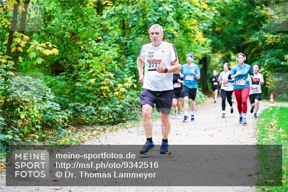 12.10.2025 - Bramfelder Halbmarathon 2025 Dr. Thomas Lammeyer http://msf.ph/oto/9342516 12.10.2025 09:55:13 Laufen 2772, 2463, 2611, 2540 meine-sportfotos.de