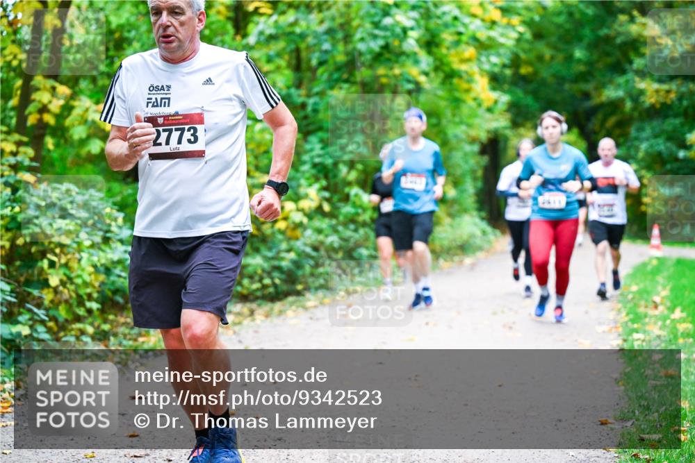 12.10.2025 - Bramfelder Halbmarathon 2025 Dr. Thomas Lammeyer http://msf.ph/oto/9342523 12.10.2025 09:55:14 Laufen 34, 2773 meine-sportfotos.de