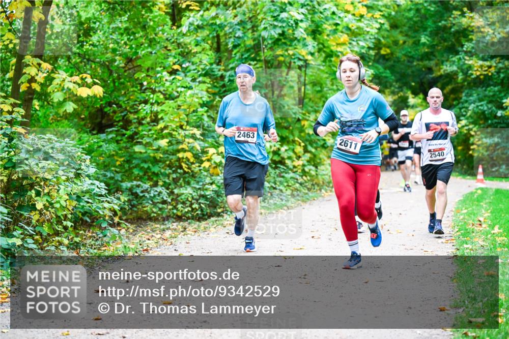 12.10.2025 - Bramfelder Halbmarathon 2025 Dr. Thomas Lammeyer http://msf.ph/oto/9342529 12.10.2025 09:55:15 Laufen 2463, 2611, 2540 meine-sportfotos.de
