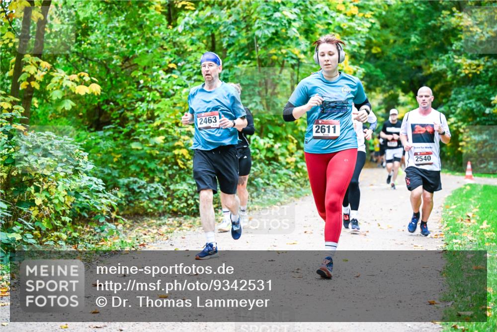 12.10.2025 - Bramfelder Halbmarathon 2025 Dr. Thomas Lammeyer http://msf.ph/oto/9342531 12.10.2025 09:55:15 Laufen 2463, 2611, 2540 meine-sportfotos.de