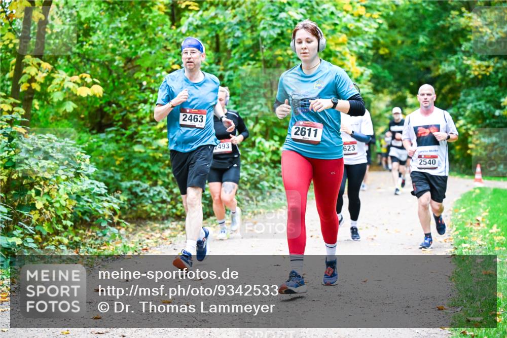 12.10.2025 - Bramfelder Halbmarathon 2025 Dr. Thomas Lammeyer http://msf.ph/oto/9342533 12.10.2025 09:55:16 Laufen 2463, 2493, 2611, 623, 2540 meine-sportfotos.de