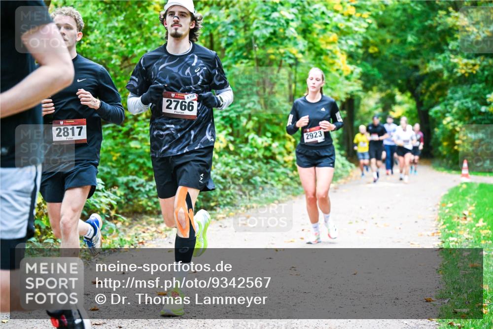 12.10.2025 - Bramfelder Halbmarathon 2025 Dr. Thomas Lammeyer http://msf.ph/oto/9342567 12.10.2025 09:55:22 Laufen 2817, 113, 2766, 2923 meine-sportfotos.de