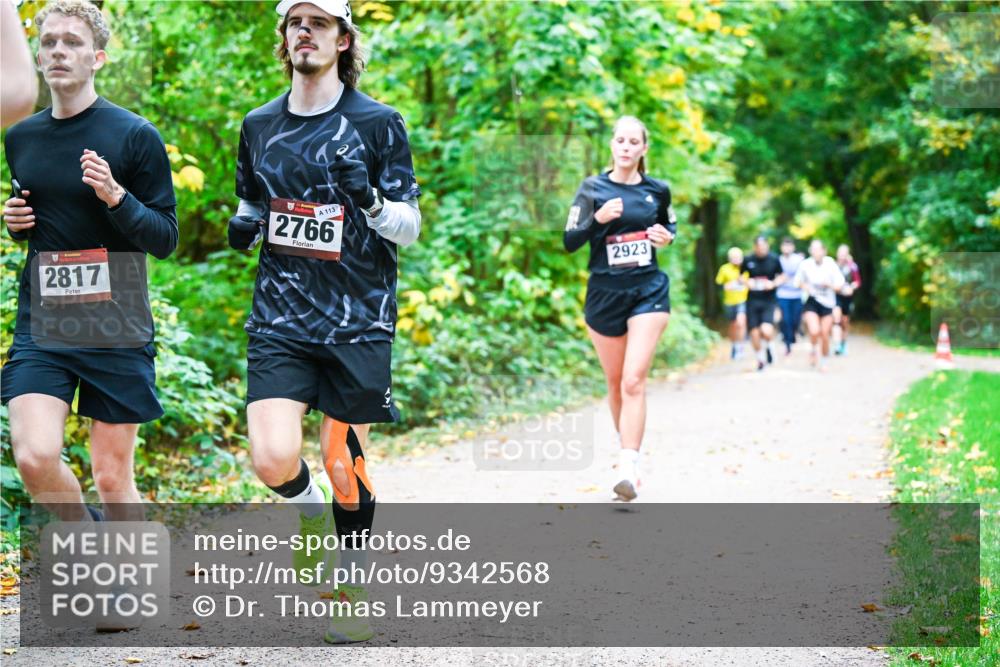 12.10.2025 - Bramfelder Halbmarathon 2025 Dr. Thomas Lammeyer http://msf.ph/oto/9342568 12.10.2025 09:55:22 Laufen 2817, 113, 2766, 2923 meine-sportfotos.de