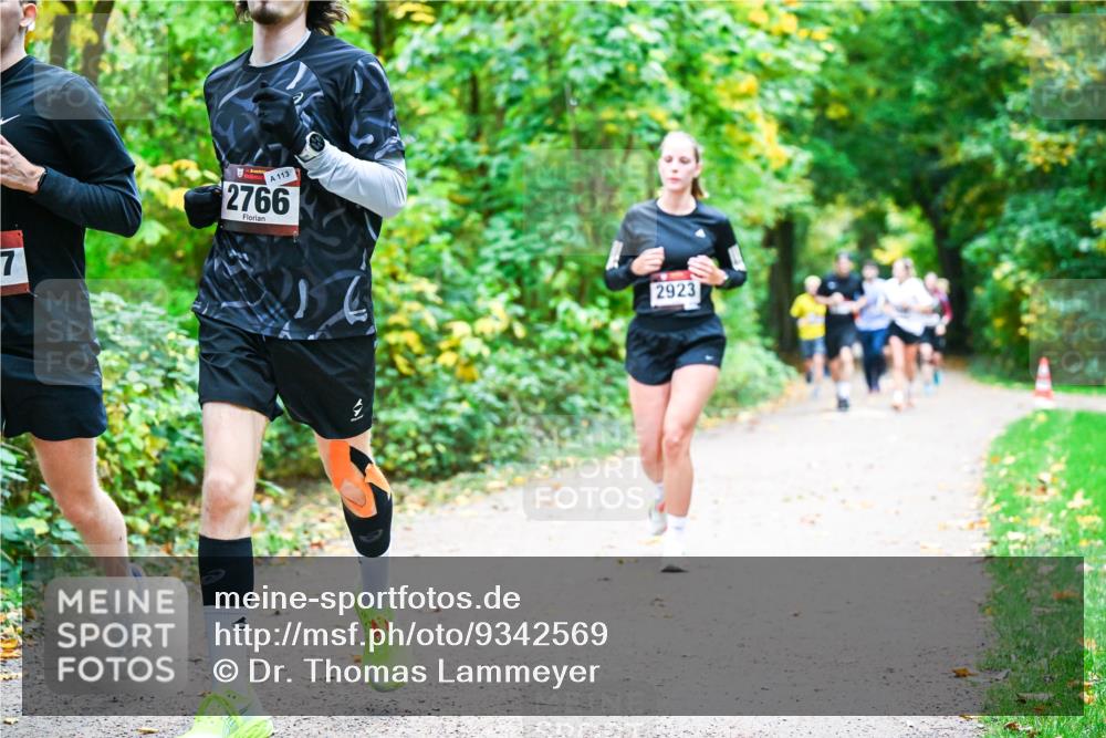 12.10.2025 - Bramfelder Halbmarathon 2025 Dr. Thomas Lammeyer http://msf.ph/oto/9342569 12.10.2025 09:55:22 Laufen 7, 113, 2766, 2923 meine-sportfotos.de