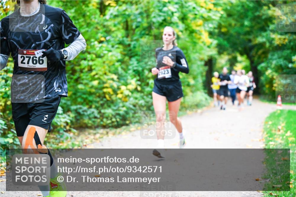 12.10.2025 - Bramfelder Halbmarathon 2025 Dr. Thomas Lammeyer http://msf.ph/oto/9342571 12.10.2025 09:55:22 Laufen 112, 2766, 2923 meine-sportfotos.de
