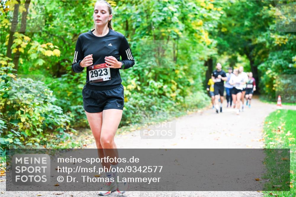 12.10.2025 - Bramfelder Halbmarathon 2025 Dr. Thomas Lammeyer http://msf.ph/oto/9342577 12.10.2025 09:55:23 Laufen 2923, 33 meine-sportfotos.de