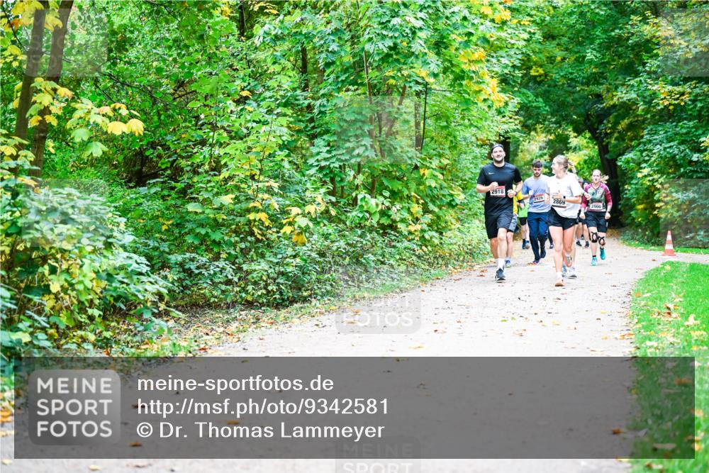 12.10.2025 - Bramfelder Halbmarathon 2025 Dr. Thomas Lammeyer http://msf.ph/oto/9342581 12.10.2025 09:55:24 Laufen 2918, 2926, 2869, 2900 meine-sportfotos.de