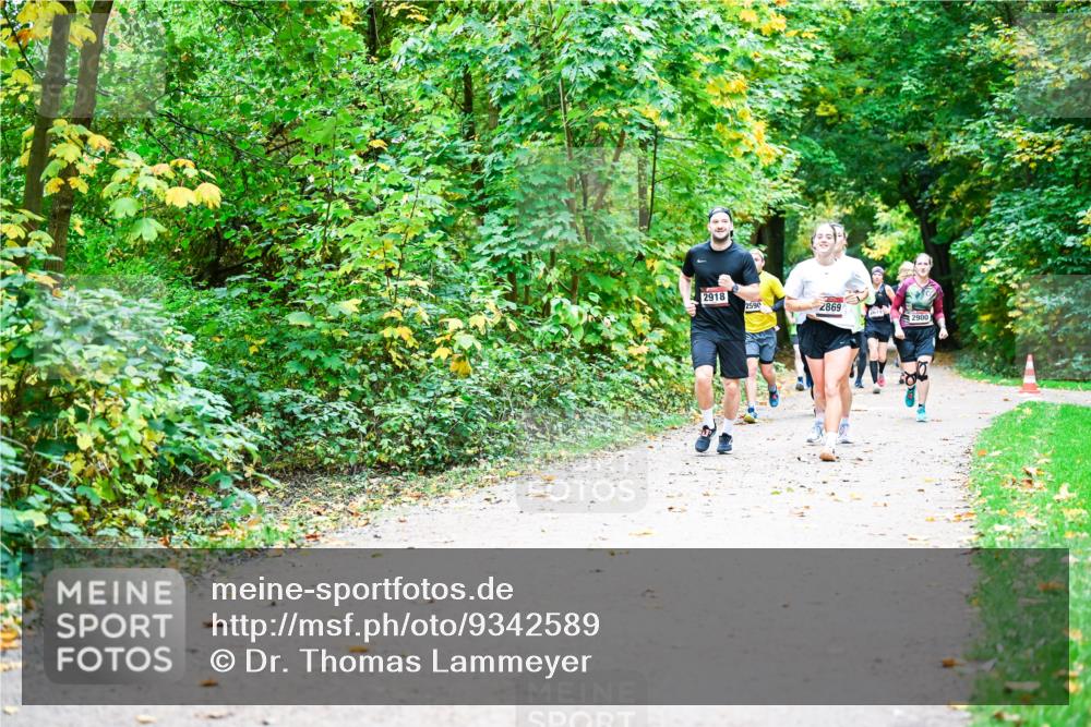 12.10.2025 - Bramfelder Halbmarathon 2025 Dr. Thomas Lammeyer http://msf.ph/oto/9342589 12.10.2025 09:55:25 Laufen 2918, 2590, 2869, 2619, 2900 meine-sportfotos.de