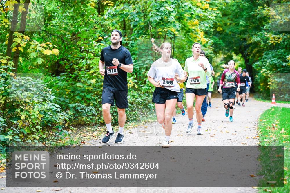 12.10.2025 - Bramfelder Halbmarathon 2025 Dr. Thomas Lammeyer http://msf.ph/oto/9342604 12.10.2025 09:55:28 Laufen 2918, 2869, 2576, 2900 meine-sportfotos.de