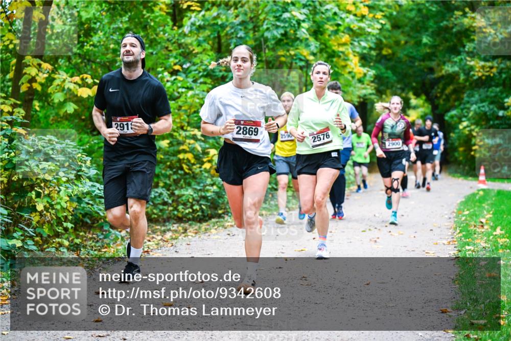 12.10.2025 - Bramfelder Halbmarathon 2025 Dr. Thomas Lammeyer http://msf.ph/oto/9342608 12.10.2025 09:55:28 Laufen 2918, 2869, 2590, 2576, 2900 meine-sportfotos.de