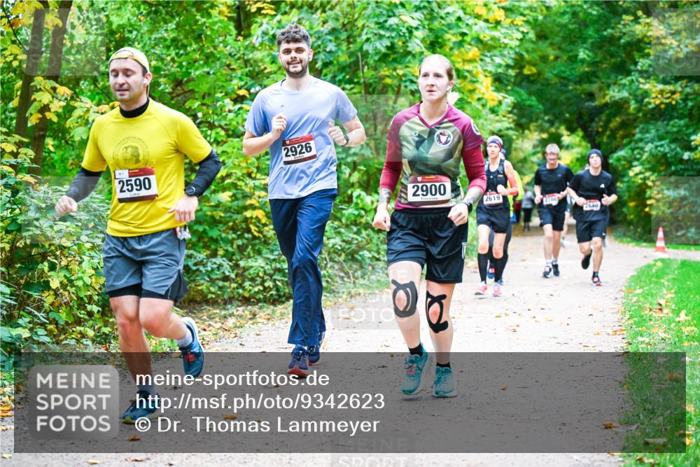12.10.2025 - Bramfelder Halbmarathon 2025 Dr. Thomas Lammeyer http://msf.ph/oto/9342623 12.10.2025 09:55:31 Laufen 2590, 2926, 2900, 2619, 2680 meine-sportfotos.de