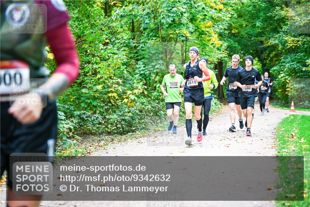 12.10.2025 - Bramfelder Halbmarathon 2025 Dr. Thomas Lammeyer http://msf.ph/oto/9342632 12.10.2025 09:55:32 Laufen 100, 2619, 2538, 278, 680, 271 meine-sportfotos.de