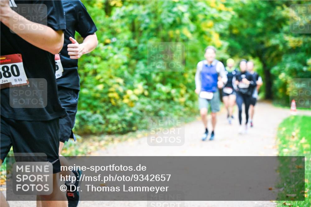12.10.2025 - Bramfelder Halbmarathon 2025 Dr. Thomas Lammeyer http://msf.ph/oto/9342657 12.10.2025 09:55:36 Laufen 80, 69, 70 meine-sportfotos.de