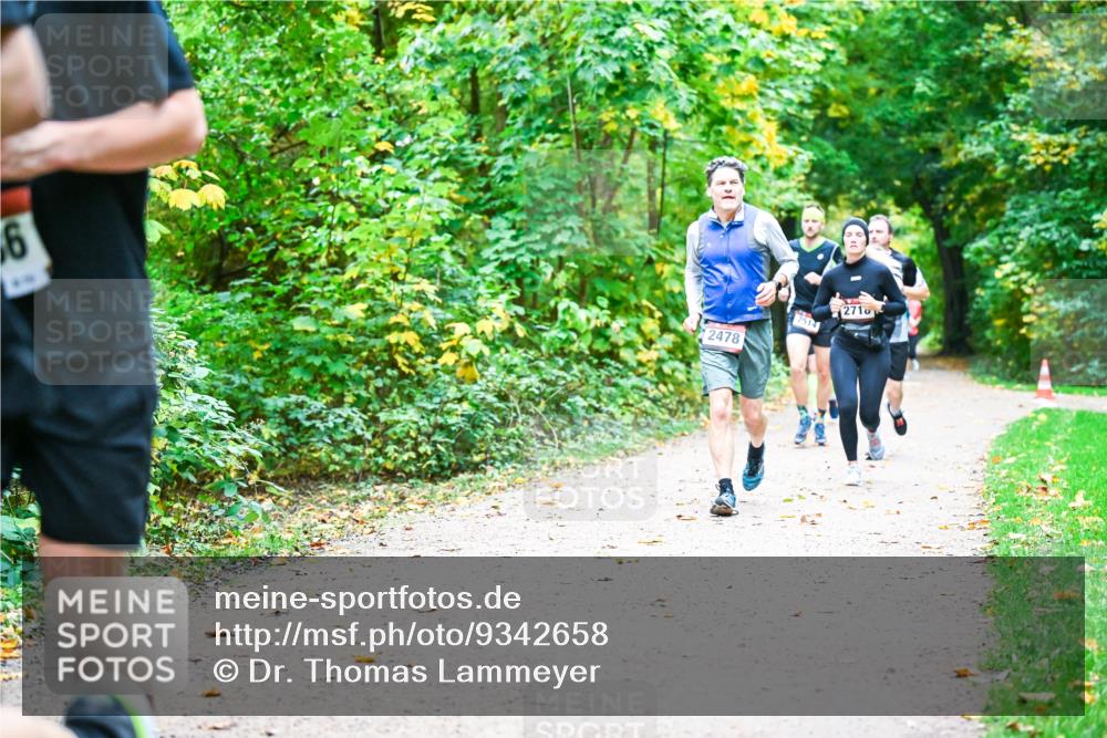 12.10.2025 - Bramfelder Halbmarathon 2025 Dr. Thomas Lammeyer http://msf.ph/oto/9342658 12.10.2025 09:55:36 Laufen 6, 2478, 2514, 2710 meine-sportfotos.de
