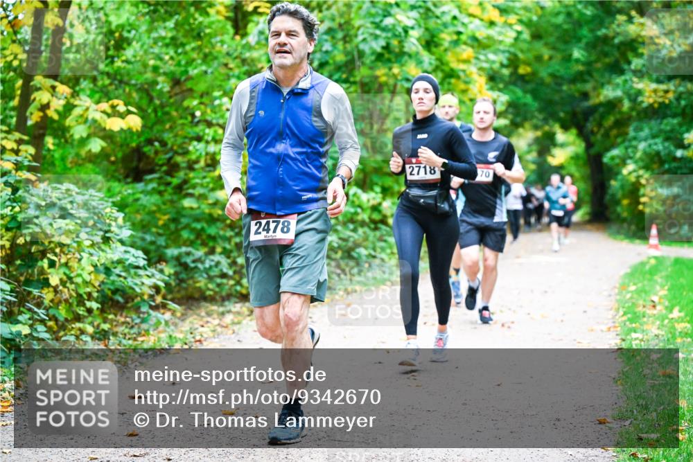 12.10.2025 - Bramfelder Halbmarathon 2025 Dr. Thomas Lammeyer http://msf.ph/oto/9342670 12.10.2025 09:55:38 Laufen 2478, 2718, 70 meine-sportfotos.de