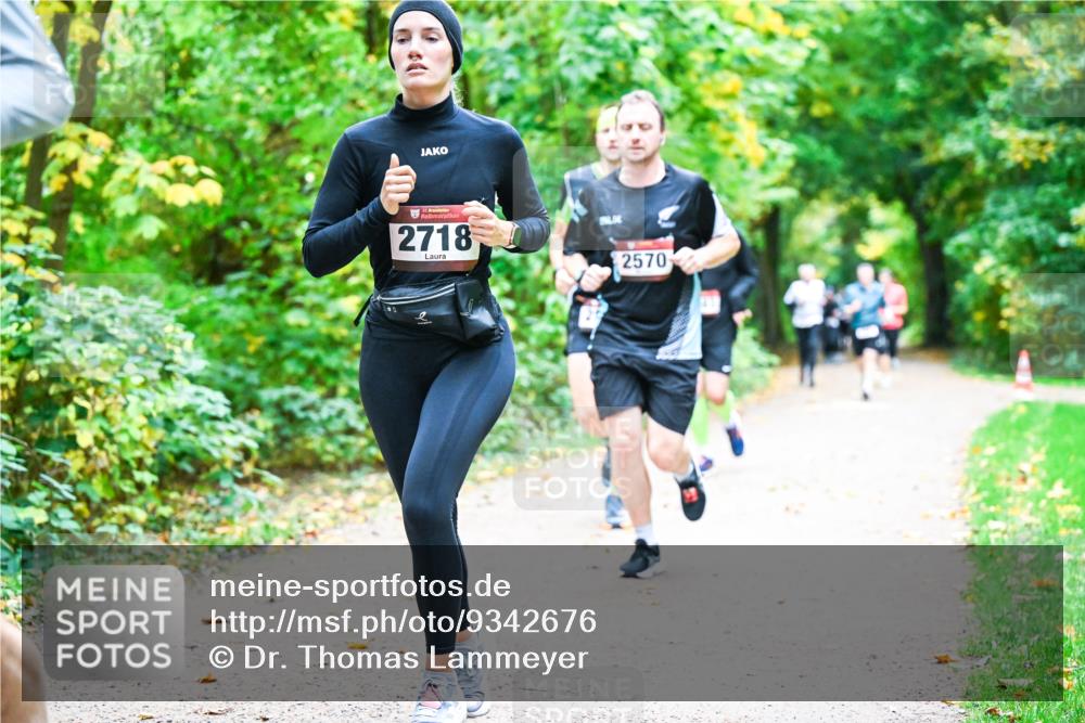 12.10.2025 - Bramfelder Halbmarathon 2025 Dr. Thomas Lammeyer http://msf.ph/oto/9342676 12.10.2025 09:55:39 Laufen 34, 2718, 2570 meine-sportfotos.de