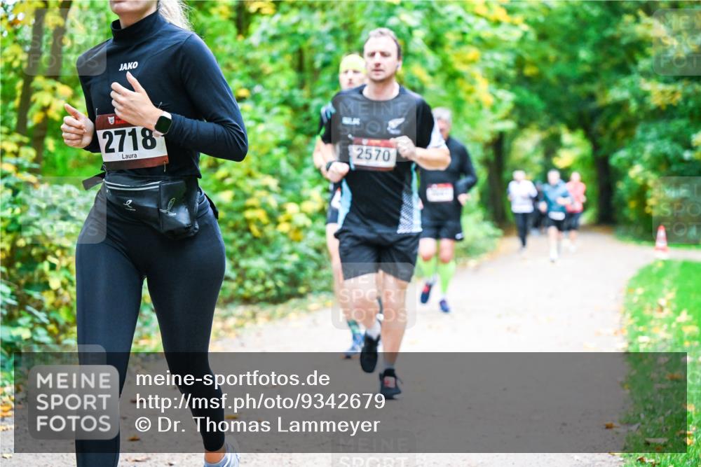12.10.2025 - Bramfelder Halbmarathon 2025 Dr. Thomas Lammeyer http://msf.ph/oto/9342679 12.10.2025 09:55:40 Laufen 2718, 2570 meine-sportfotos.de