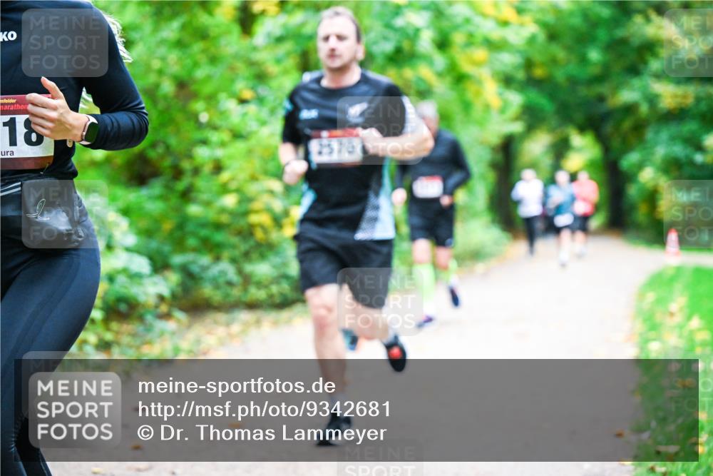 12.10.2025 - Bramfelder Halbmarathon 2025 Dr. Thomas Lammeyer http://msf.ph/oto/9342681 12.10.2025 09:55:40 Laufen 18, 2570 meine-sportfotos.de