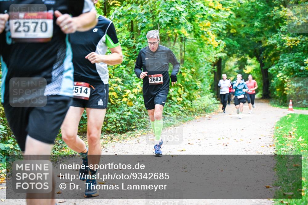 12.10.2025 - Bramfelder Halbmarathon 2025 Dr. Thomas Lammeyer http://msf.ph/oto/9342685 12.10.2025 09:55:41 Laufen 2570, 514, 2683 meine-sportfotos.de