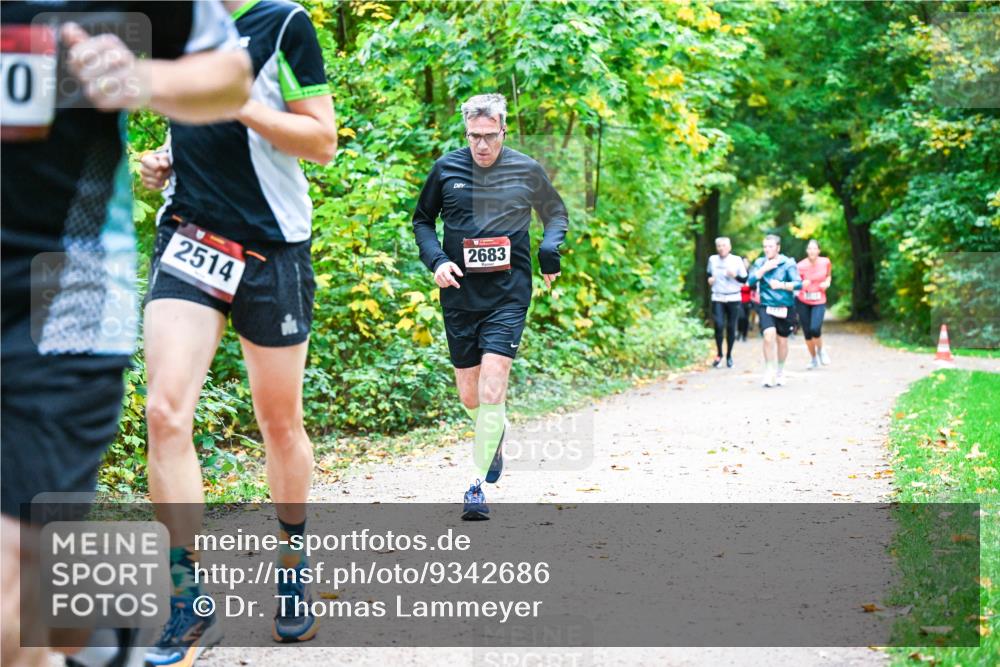 12.10.2025 - Bramfelder Halbmarathon 2025 Dr. Thomas Lammeyer http://msf.ph/oto/9342686 12.10.2025 09:55:41 Laufen 2514, 2683 meine-sportfotos.de