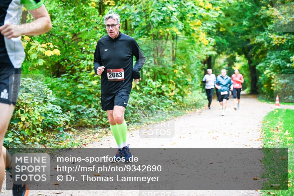 12.10.2025 - Bramfelder Halbmarathon 2025 Dr. Thomas Lammeyer http://msf.ph/oto/9342690 12.10.2025 09:55:41 Laufen 2683 meine-sportfotos.de