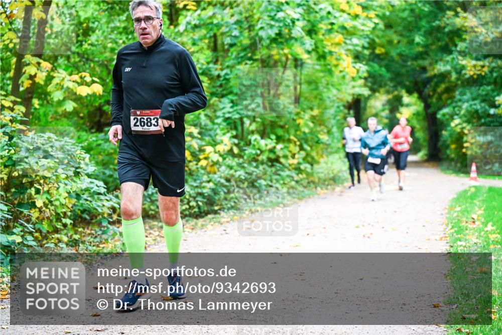 12.10.2025 - Bramfelder Halbmarathon 2025 Dr. Thomas Lammeyer http://msf.ph/oto/9342693 12.10.2025 09:55:42 Laufen 2683 meine-sportfotos.de