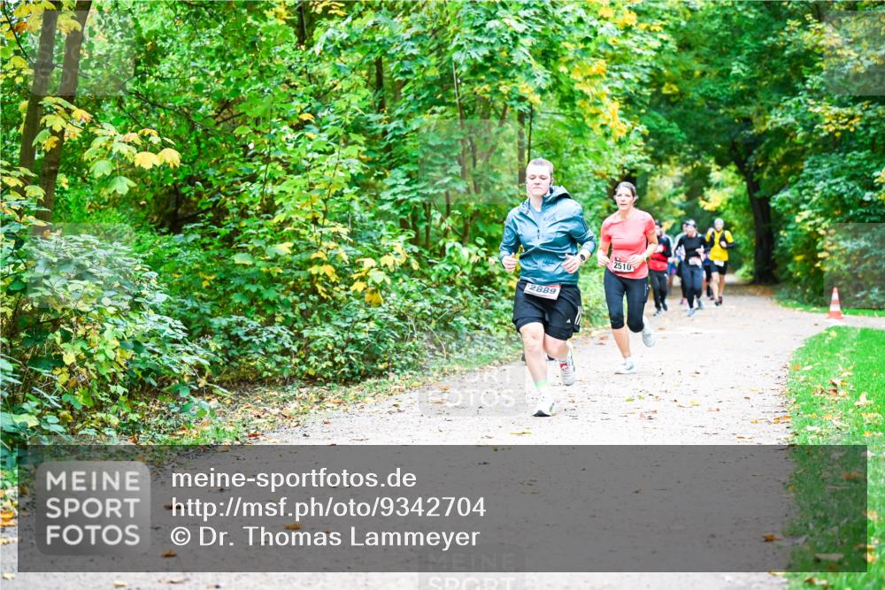 12.10.2025 - Bramfelder Halbmarathon 2025 Dr. Thomas Lammeyer http://msf.ph/oto/9342704 12.10.2025 09:55:45 Laufen 2889, 2510 meine-sportfotos.de