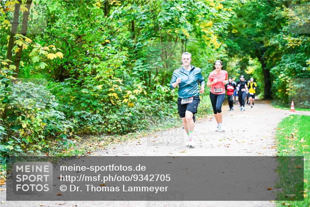 12.10.2025 - Bramfelder Halbmarathon 2025 Dr. Thomas Lammeyer http://msf.ph/oto/9342705 12.10.2025 09:55:45 Laufen 2889, 2510 meine-sportfotos.de