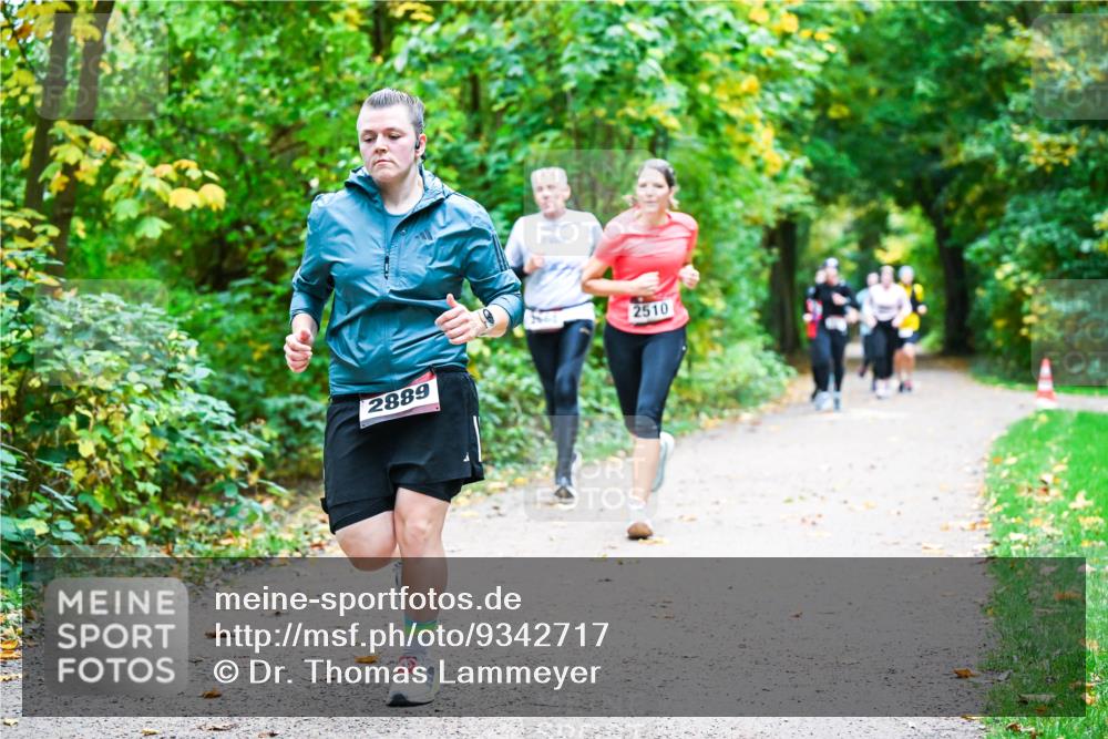 12.10.2025 - Bramfelder Halbmarathon 2025 Dr. Thomas Lammeyer http://msf.ph/oto/9342717 12.10.2025 09:55:46 Laufen 2889, 2510 meine-sportfotos.de