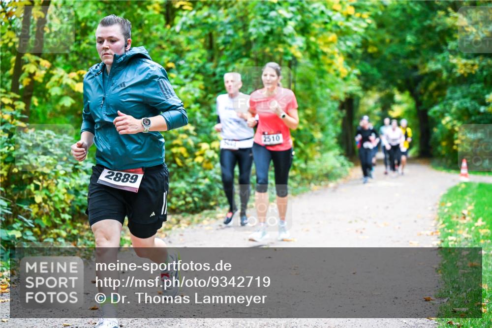 12.10.2025 - Bramfelder Halbmarathon 2025 Dr. Thomas Lammeyer http://msf.ph/oto/9342719 12.10.2025 09:55:47 Laufen 2889, 2510 meine-sportfotos.de