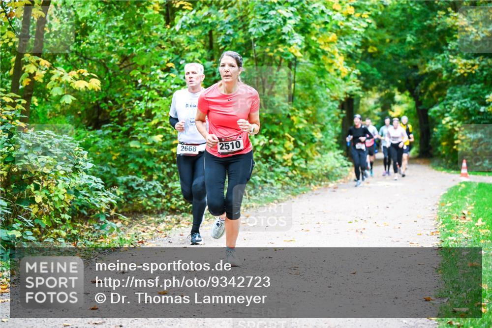 12.10.2025 - Bramfelder Halbmarathon 2025 Dr. Thomas Lammeyer http://msf.ph/oto/9342723 12.10.2025 09:55:47 Laufen 2668, 2510 meine-sportfotos.de