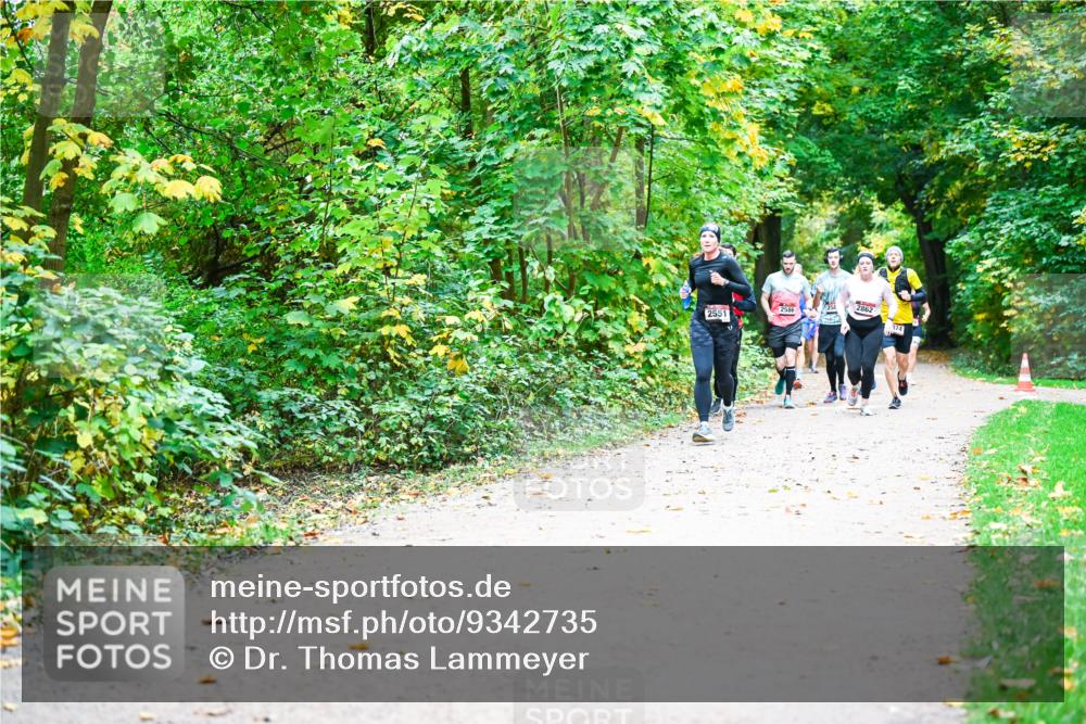 12.10.2025 - Bramfelder Halbmarathon 2025 Dr. Thomas Lammeyer http://msf.ph/oto/9342735 12.10.2025 09:55:49 Laufen 2551, 2586, 2862, 974 meine-sportfotos.de