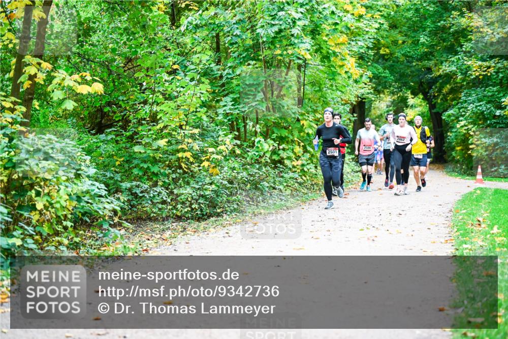 12.10.2025 - Bramfelder Halbmarathon 2025 Dr. Thomas Lammeyer http://msf.ph/oto/9342736 12.10.2025 09:55:49 Laufen 2551, 2586, 2862, 2874 meine-sportfotos.de
