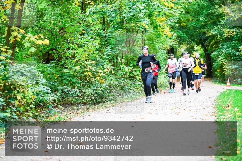 12.10.2025 - Bramfelder Halbmarathon 2025 Dr. Thomas Lammeyer http://msf.ph/oto/9342742 12.10.2025 09:55:50 Laufen 2551, 2537, 258, 2862, 2874 meine-sportfotos.de