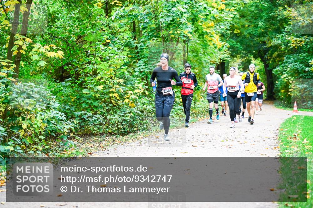 12.10.2025 - Bramfelder Halbmarathon 2025 Dr. Thomas Lammeyer http://msf.ph/oto/9342747 12.10.2025 09:55:51 Laufen 2551, 2537, 258, 2862, 2874 meine-sportfotos.de